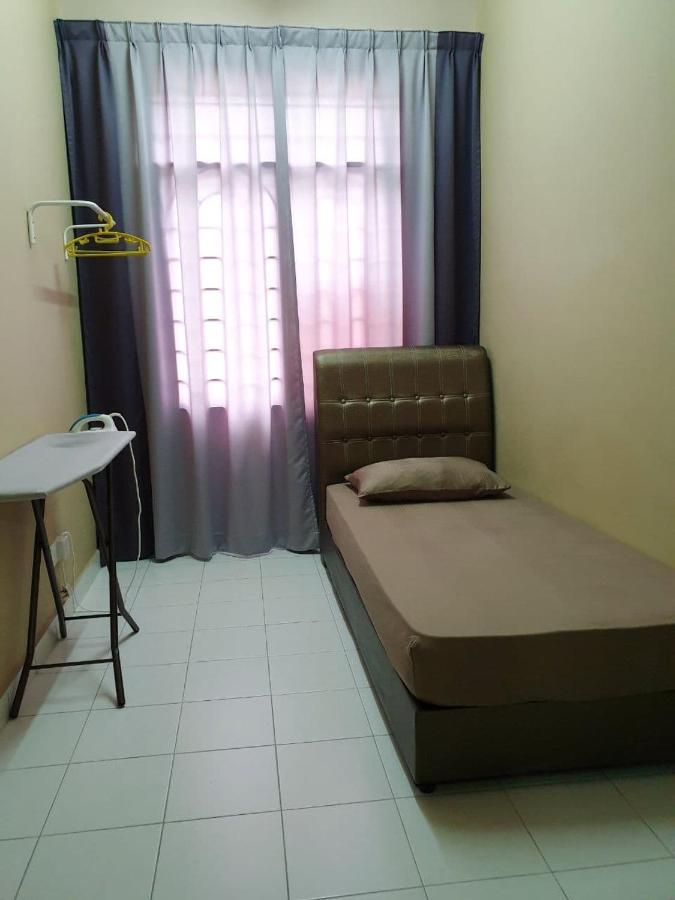 Lindanazri Homestay Mitc Melaka Buitenkant foto