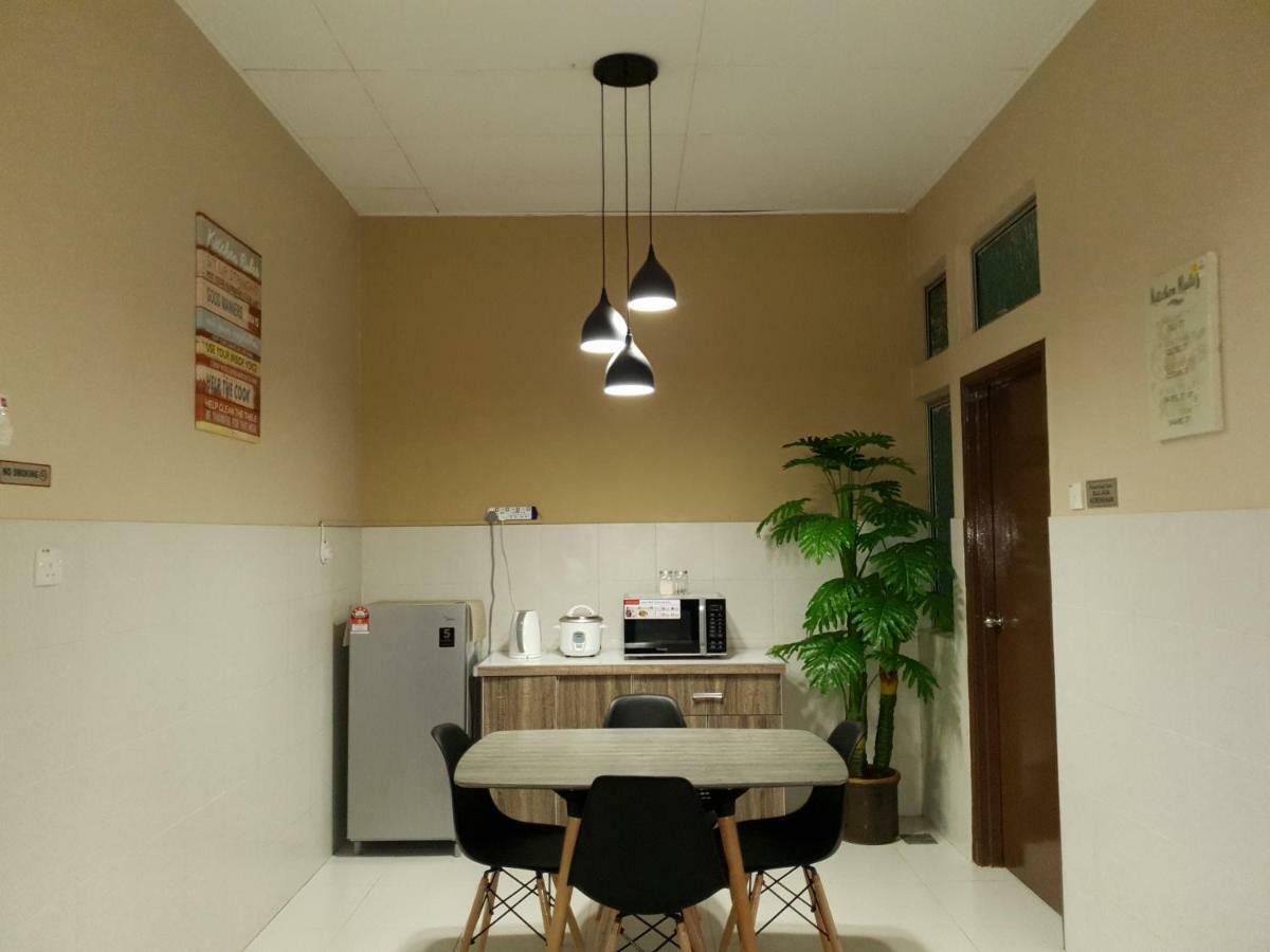Lindanazri Homestay Mitc Melaka Buitenkant foto