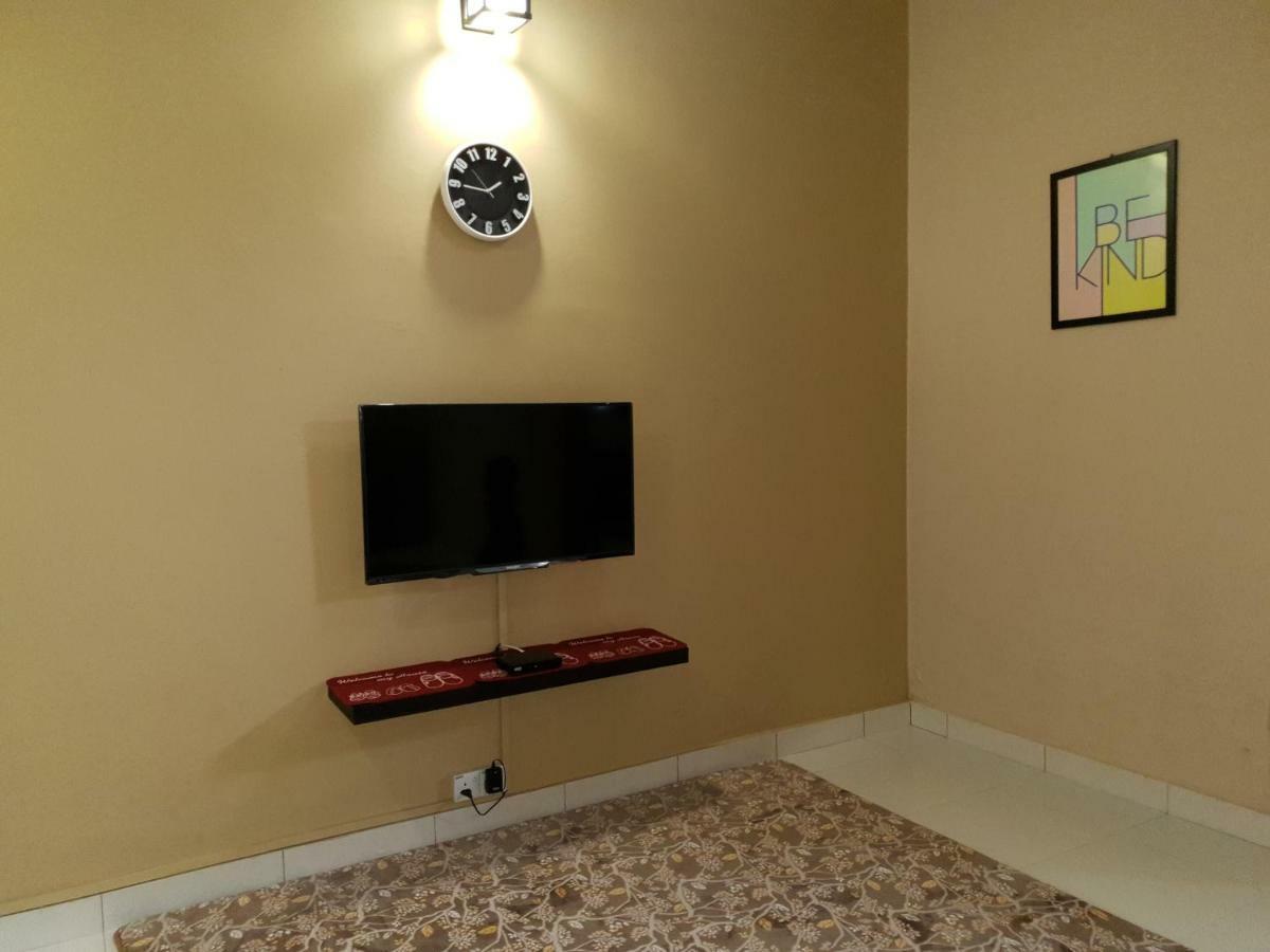 Lindanazri Homestay Mitc Melaka Buitenkant foto