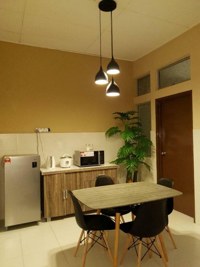 Lindanazri Homestay Mitc Melaka Buitenkant foto
