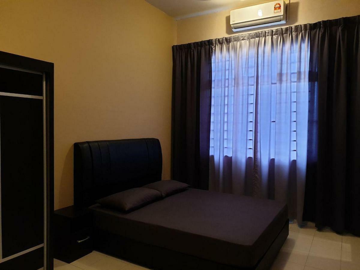 Lindanazri Homestay Mitc Melaka Buitenkant foto